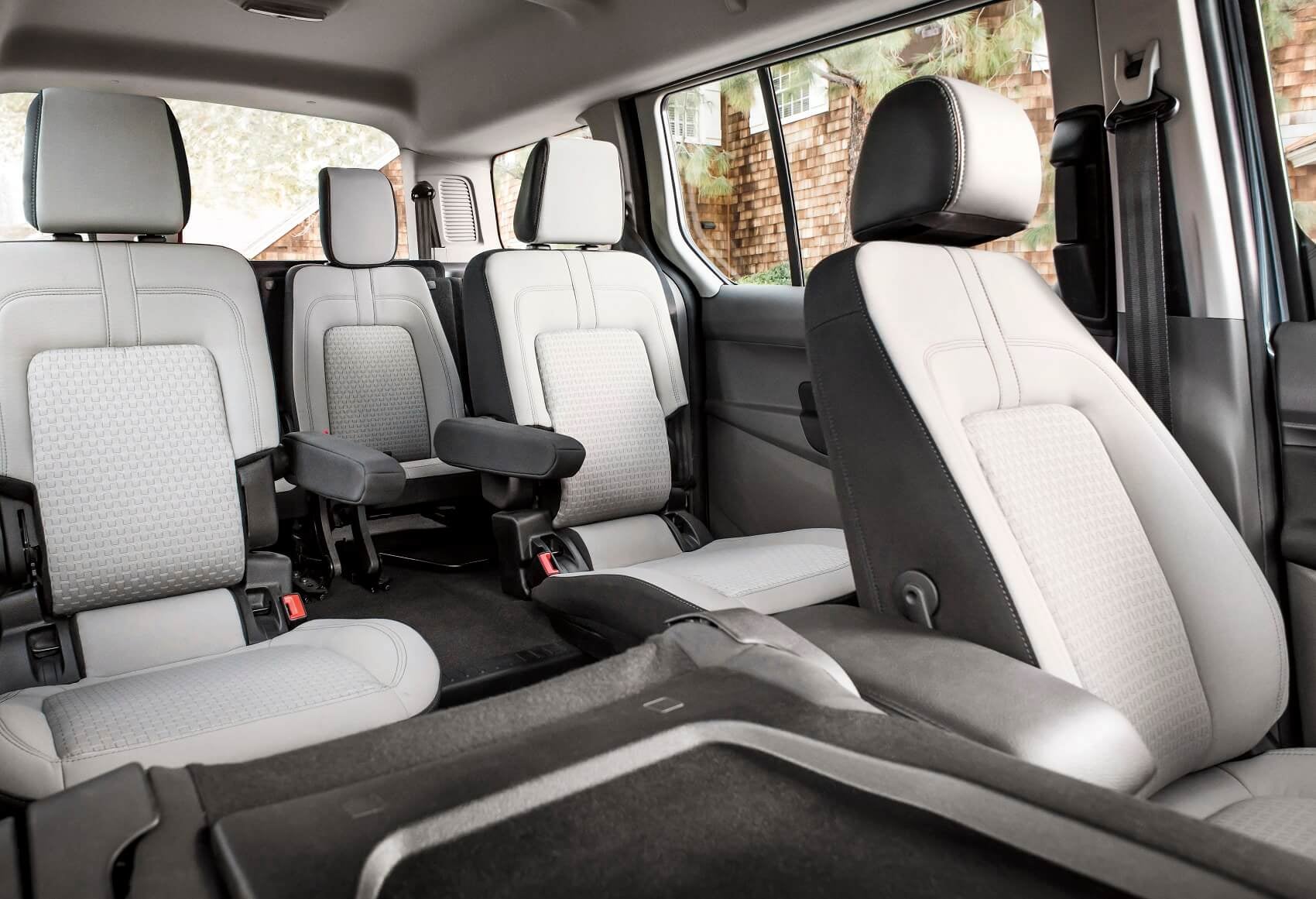 Ford Transit: Full-Size Interior