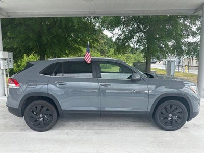 2024 Volkswagen Atlas Cross Sport 2.0T SE w/ Technology