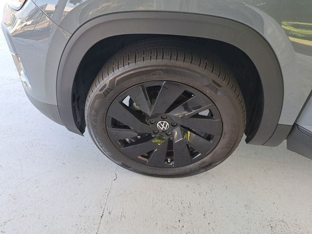 2024 Volkswagen Atlas Cross Sport 2.0T SE w/ Technology