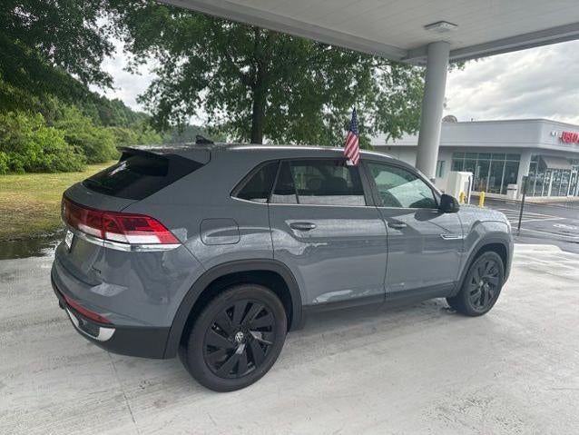 2024 Volkswagen Atlas Cross Sport 2.0T SE w/ Technology