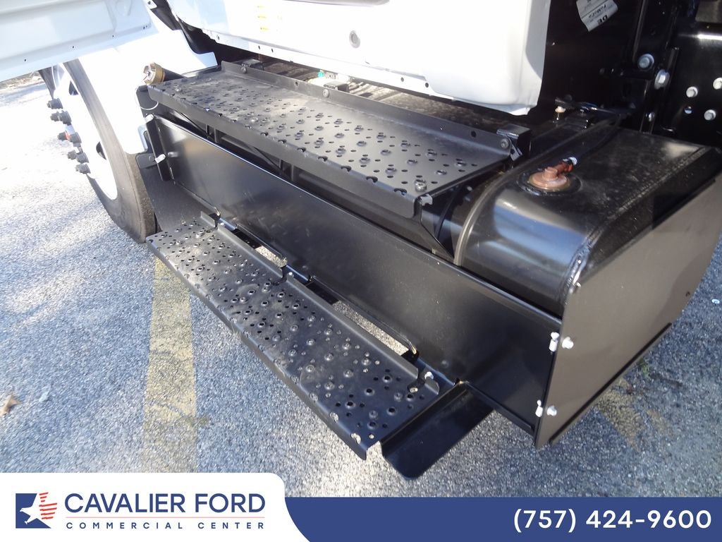 2027 Ford F-650-750 F-650 SD Gas Straight Frame
