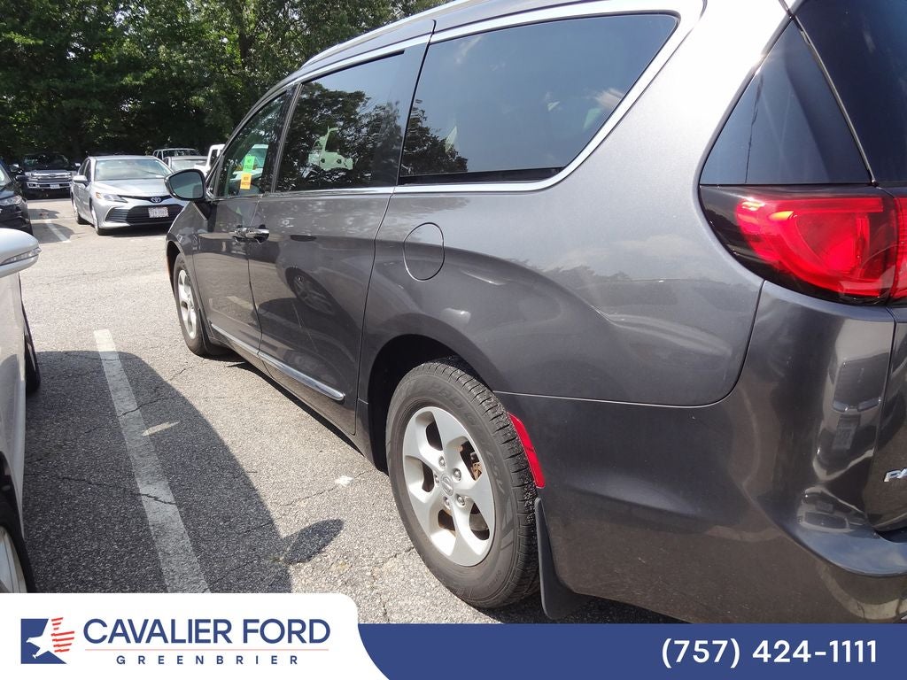 2017 Chrysler Pacifica Touring L Plus