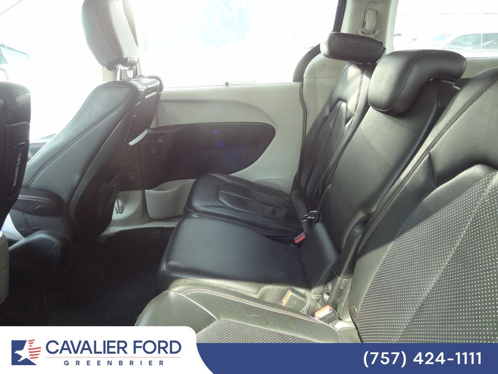 2017 Chrysler Pacifica Touring L Plus
