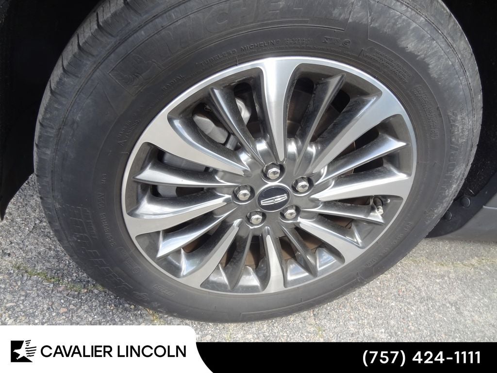 2022 Lincoln Nautilus Standard Standard