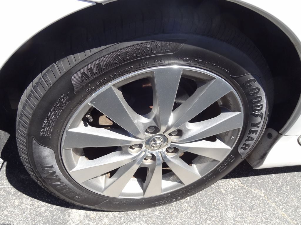 2011 Toyota Avalon Limited