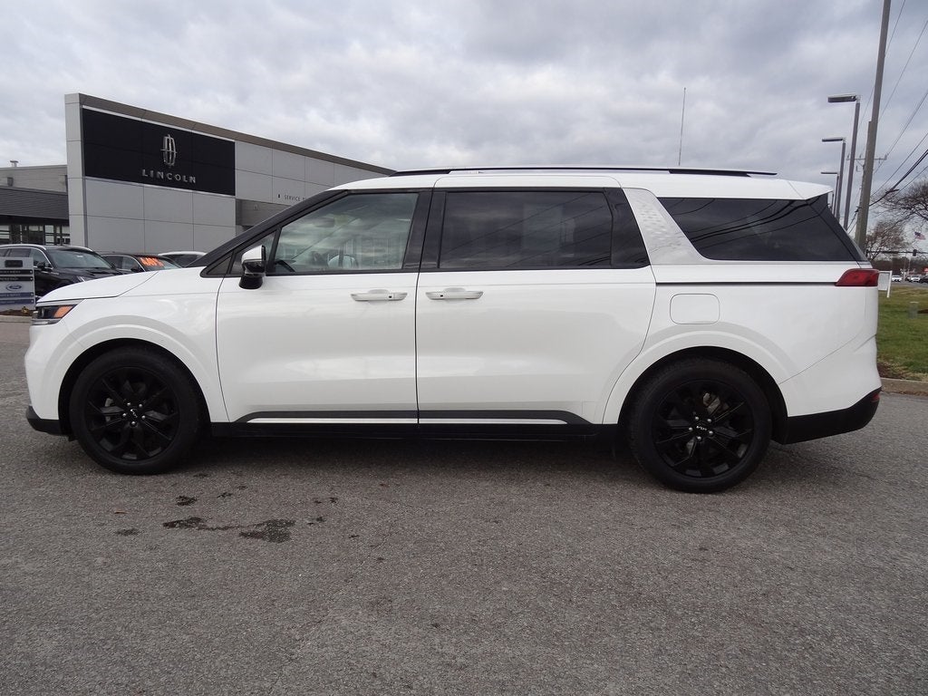 2023 Kia Carnival SX