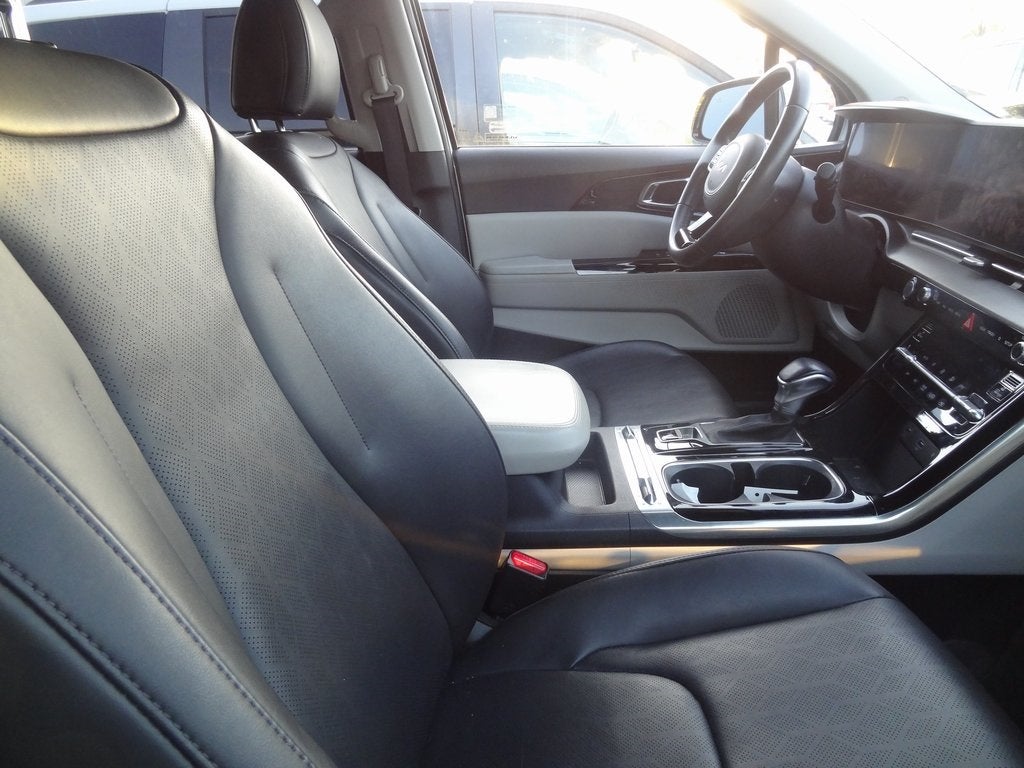 2023 Kia Carnival SX