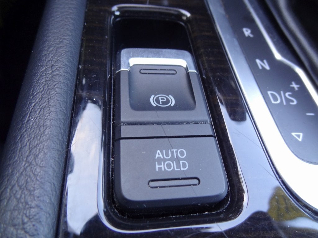 2017 Volkswagen Touareg V6 Executive