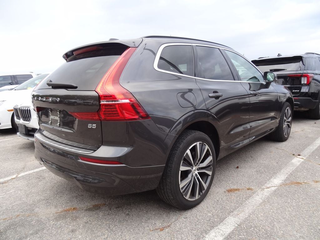 2022 Volvo XC60 B5 Momentum