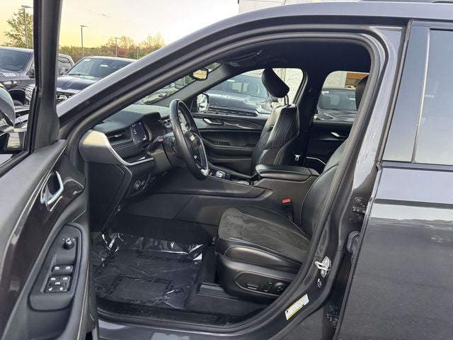 2022 Jeep Grand Cherokee L Altitude