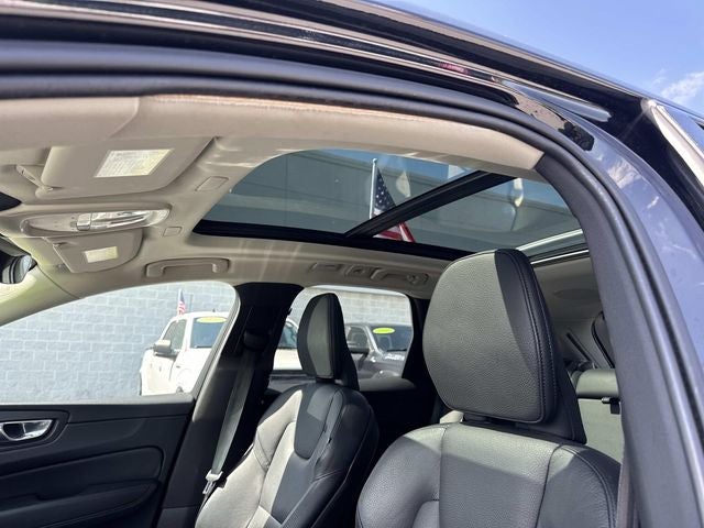 2024 Volvo XC60 B5 Plus Dark Theme